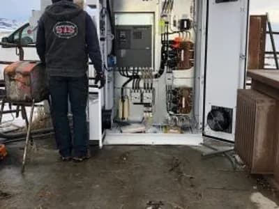 Large control panel for outdoor electrical fence