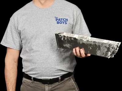 Tchnician holding container