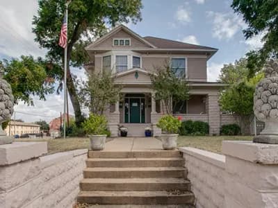 Dallas home exterior before painting