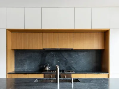 CONTEMPORARY-KITCHEN-WHITE-AND-OAK_WIDE-scaled