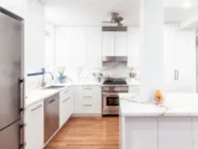 SATIN WHITE KITCHEN