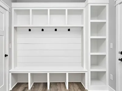 Arizona Finish Carpentry-Crown Molding, Baseboard & Wainscoting portfolio photo