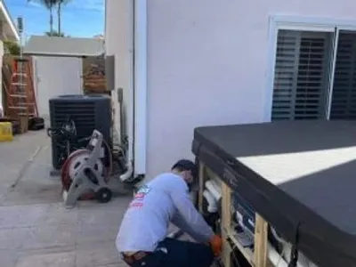 Express employee working on a LA home