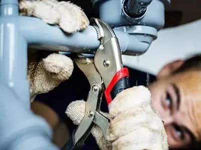 ZPZ Tech turning clamp wrench on pipe