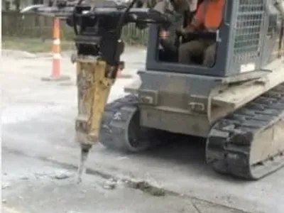 heavy-equipment-digging-for-pipe