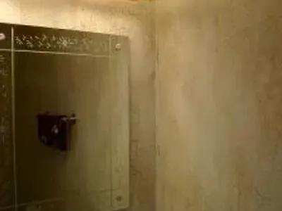 Crackle faux finish bathroom