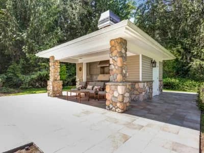Outdoor Kitchen 2