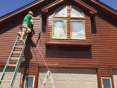Staining siding in Prior Lake