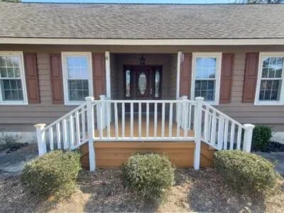 painting exterior trim on house