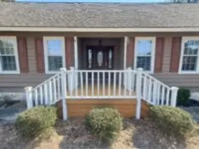 painting exterior trim on house