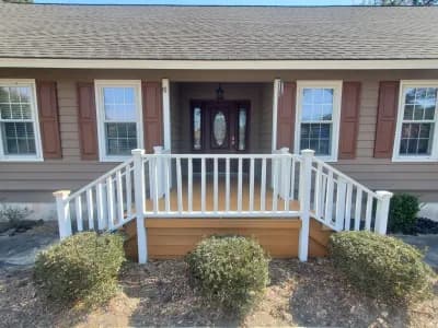 painting exterior trim on house