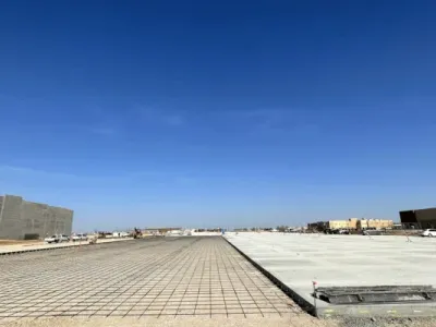 18,630 CY poured in 4 weeks; 250 tons of rebar
